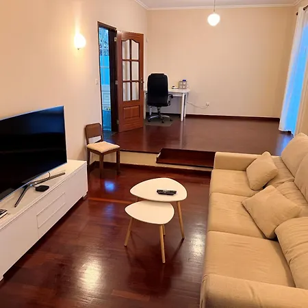 Voyaport - Moradia * Santa Cruz (Madeira)